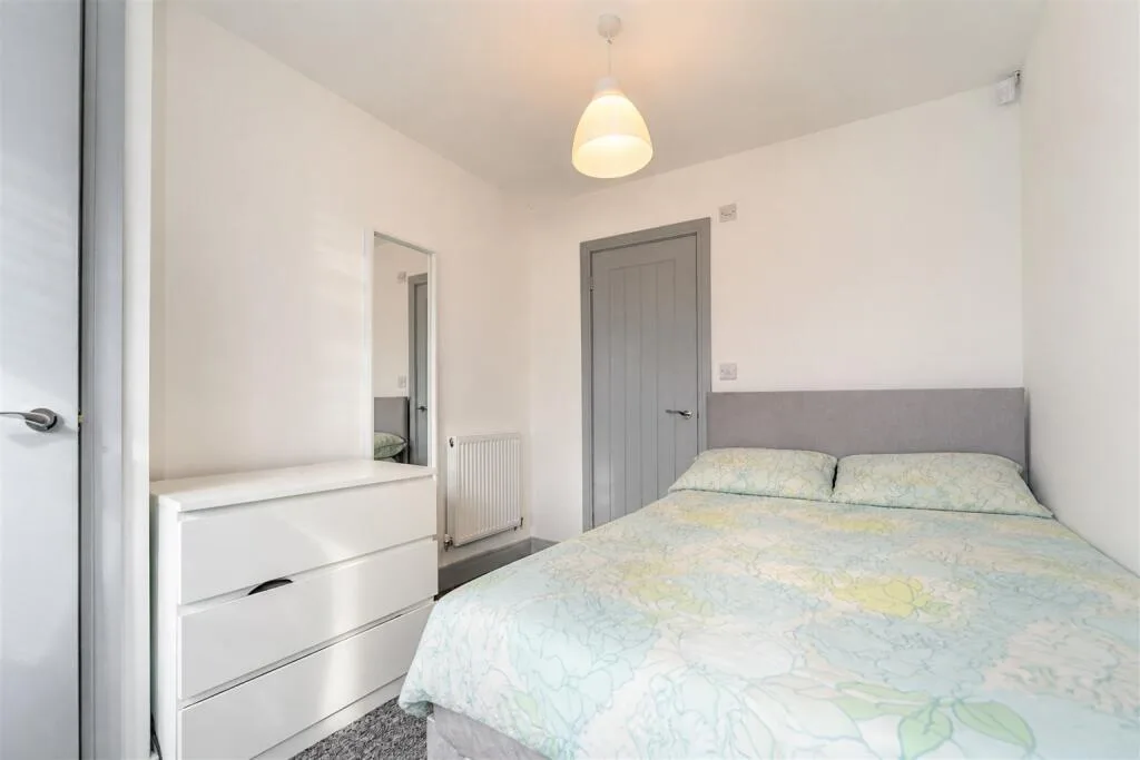 6 bedroom house for rent