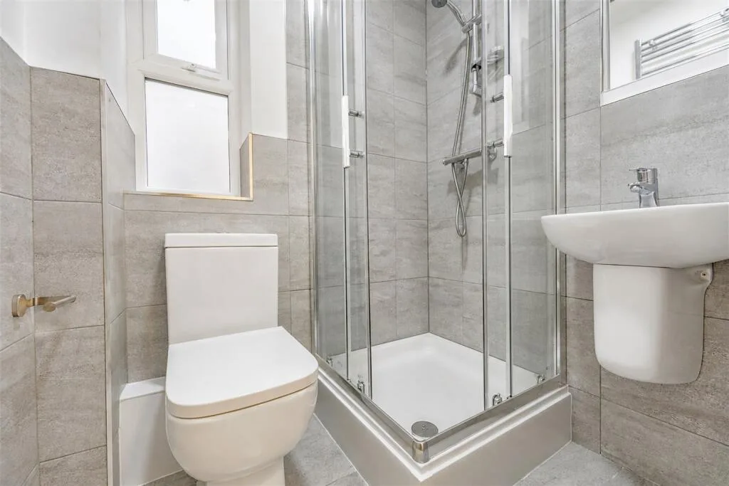 6 bedroom house for rent
