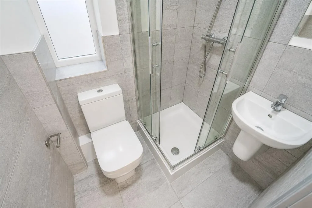 6 bedroom house for rent