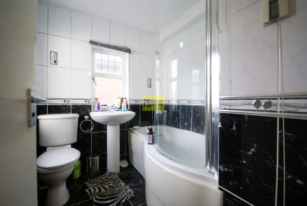 5 bedroom terraced house for rent