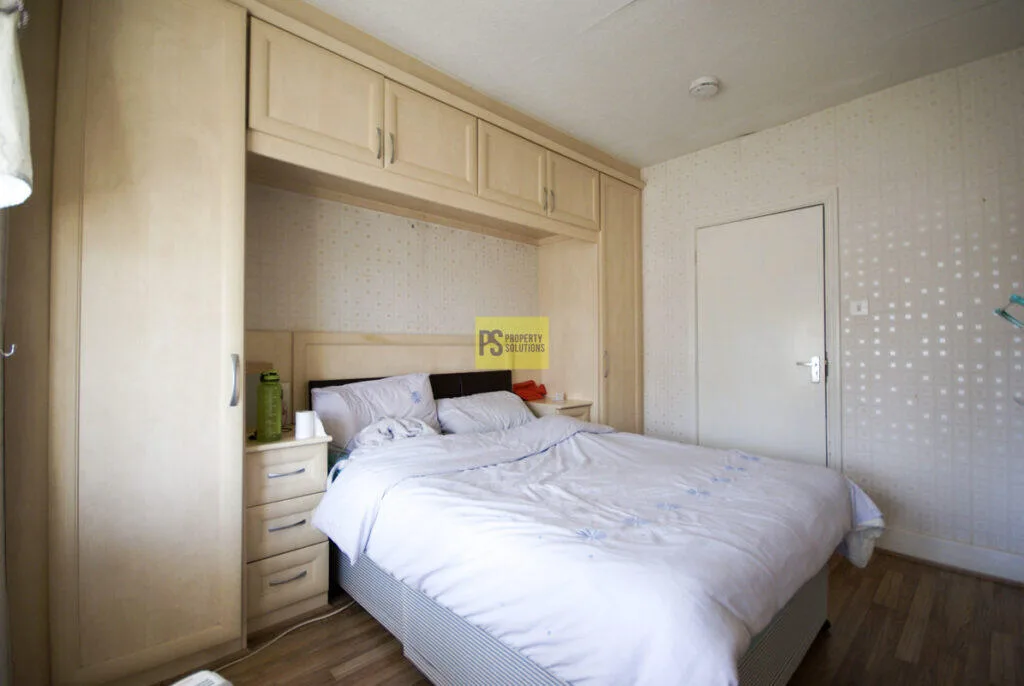 5 bedroom terraced house for rent