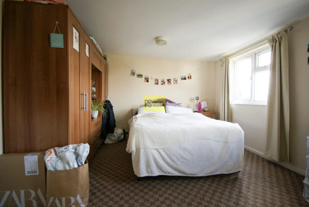 5 bedroom terraced house for rent
