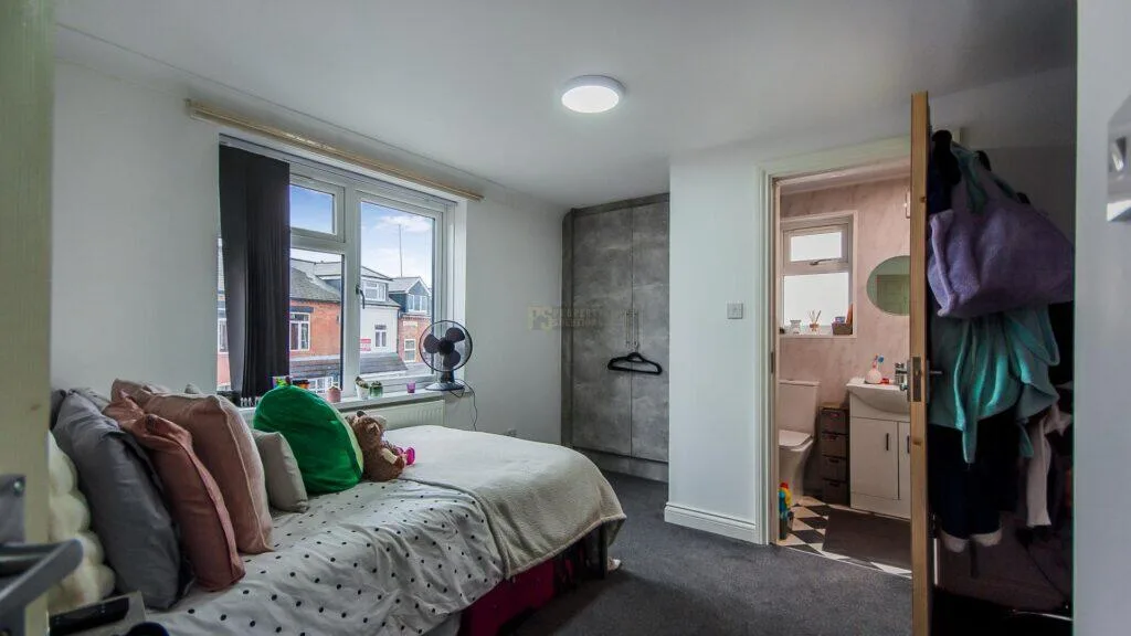 6 bedroom terraced house for rent