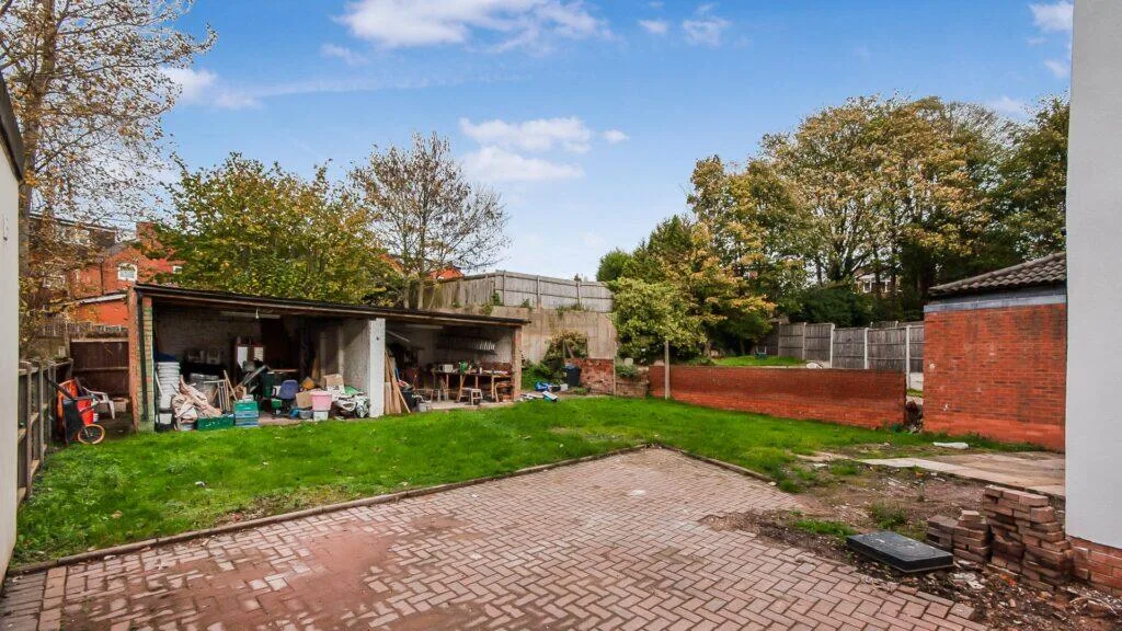 6 bedroom terraced house for rent