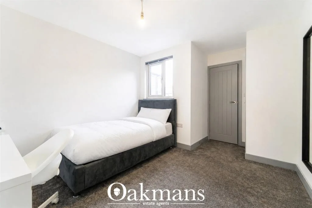 6 bedroom house for rent