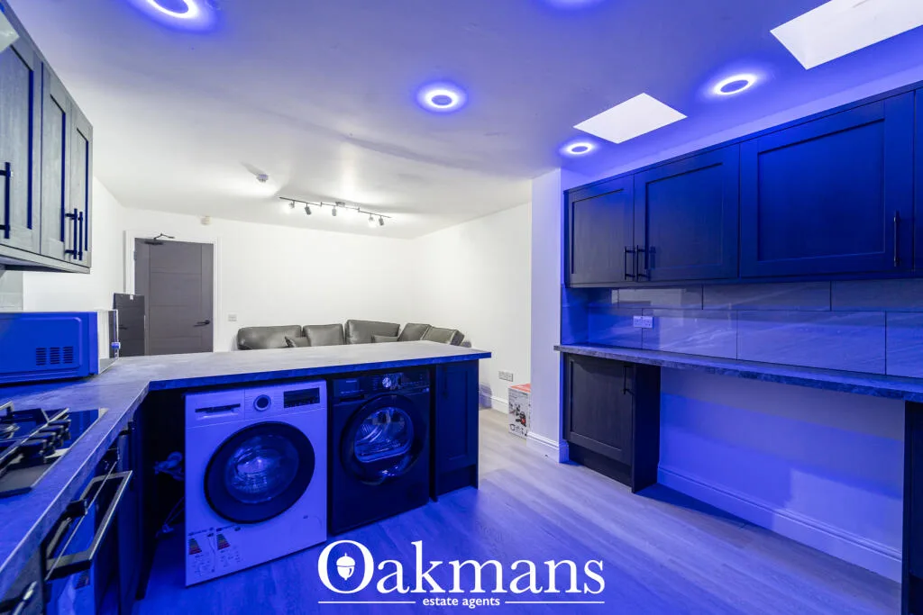 6 bedroom house for rent