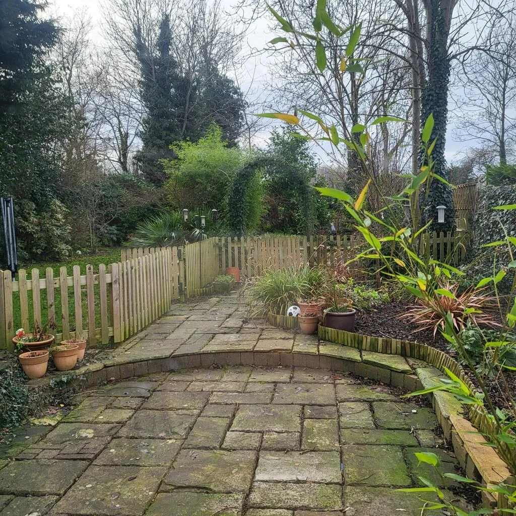 5 bedroom detached house for rent