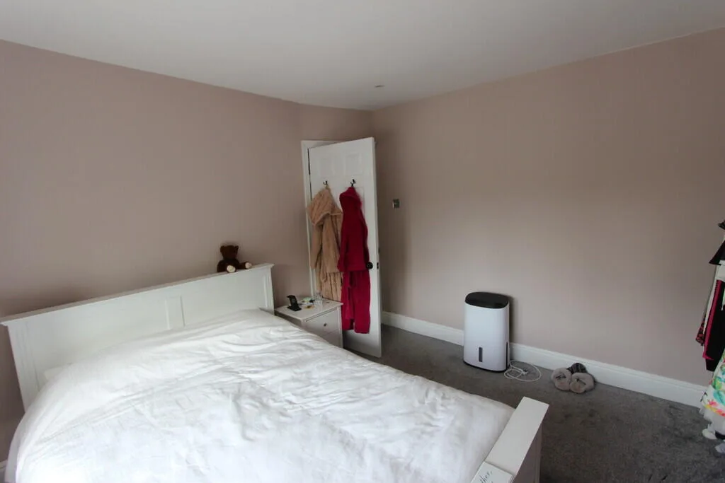 5 bedroom detached house for rent