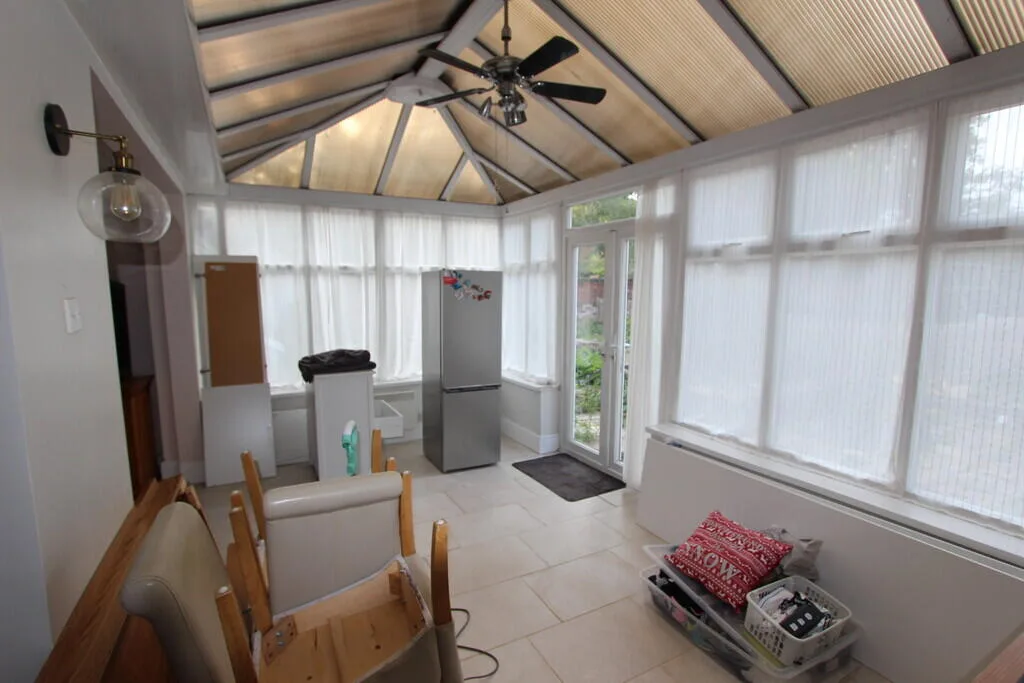 5 bedroom detached house for rent