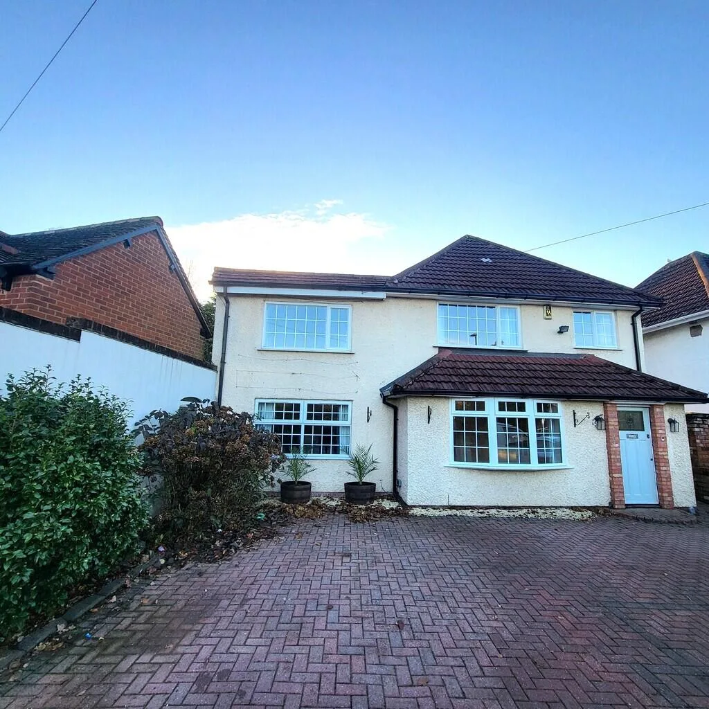 5 bedroom detached house for rent