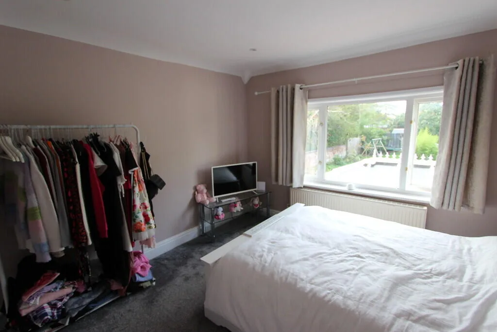5 bedroom detached house for rent