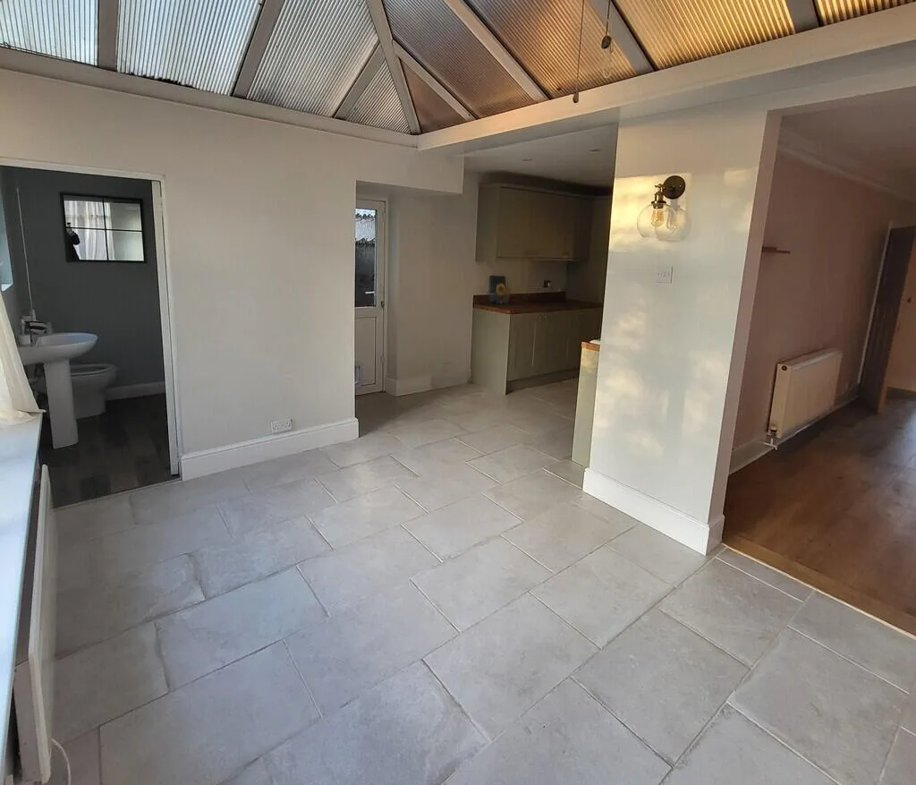 5 bedroom detached house for rent