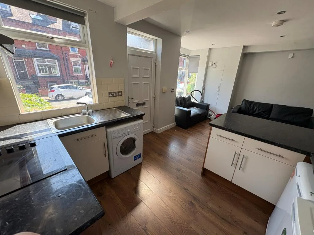 4 bedroom terraced house for rent