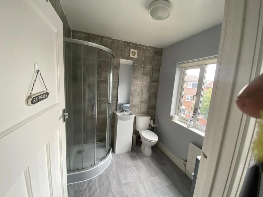 4 bedroom semi-detached house for rent