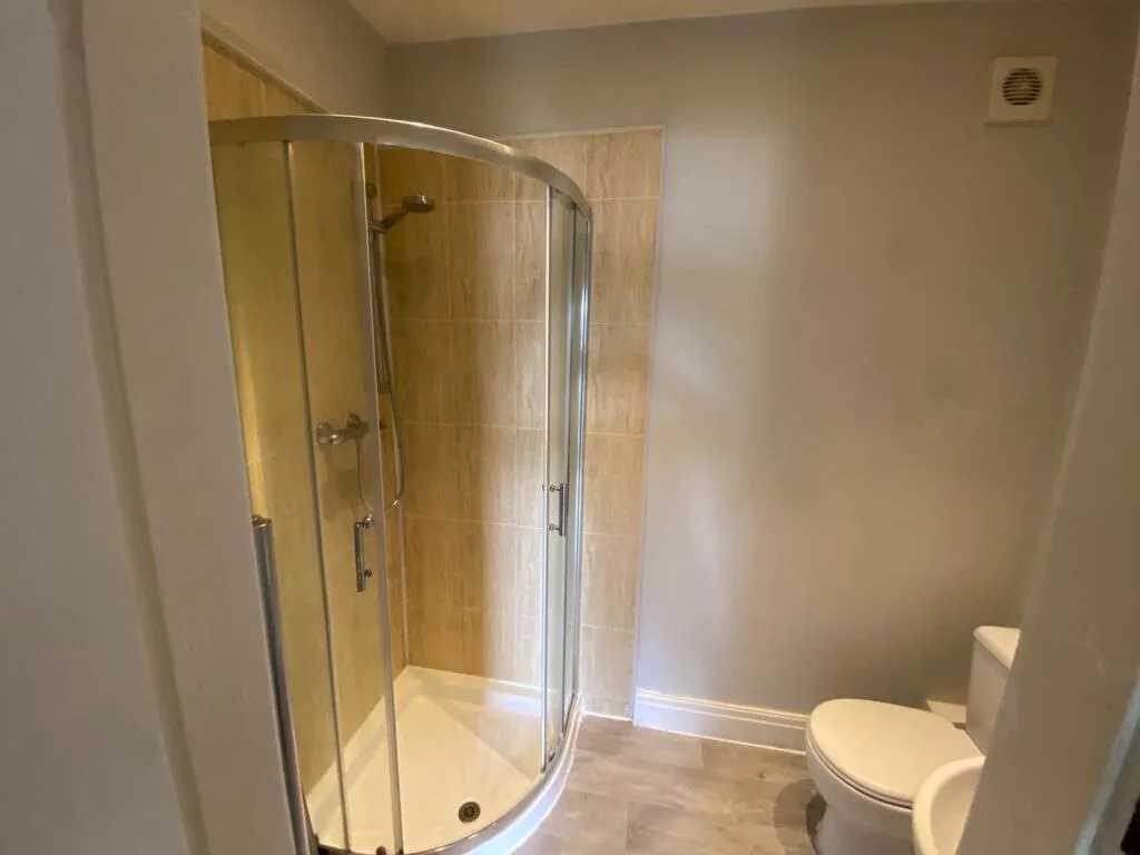 4 bedroom semi-detached house for rent