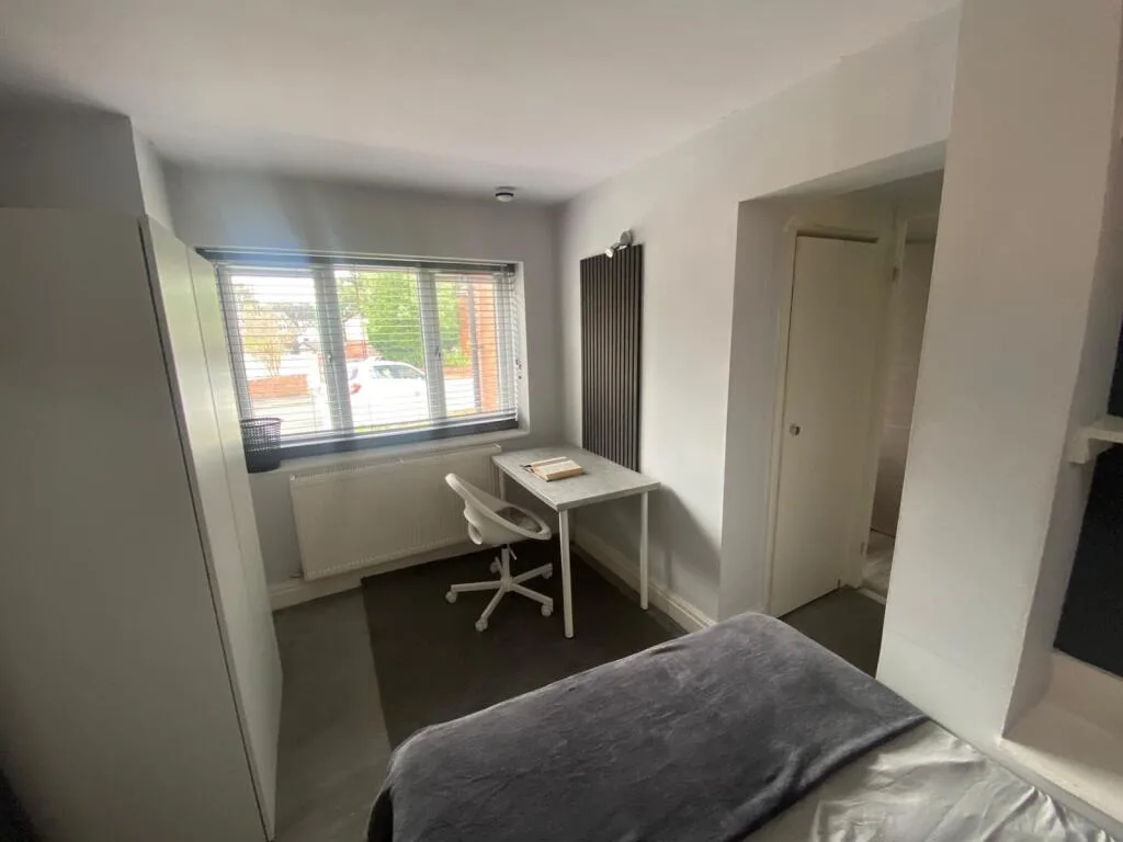4 bedroom semi-detached house for rent