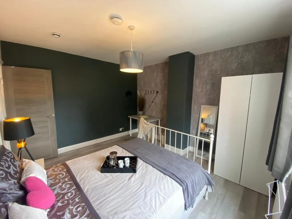 4 bedroom semi-detached house for rent