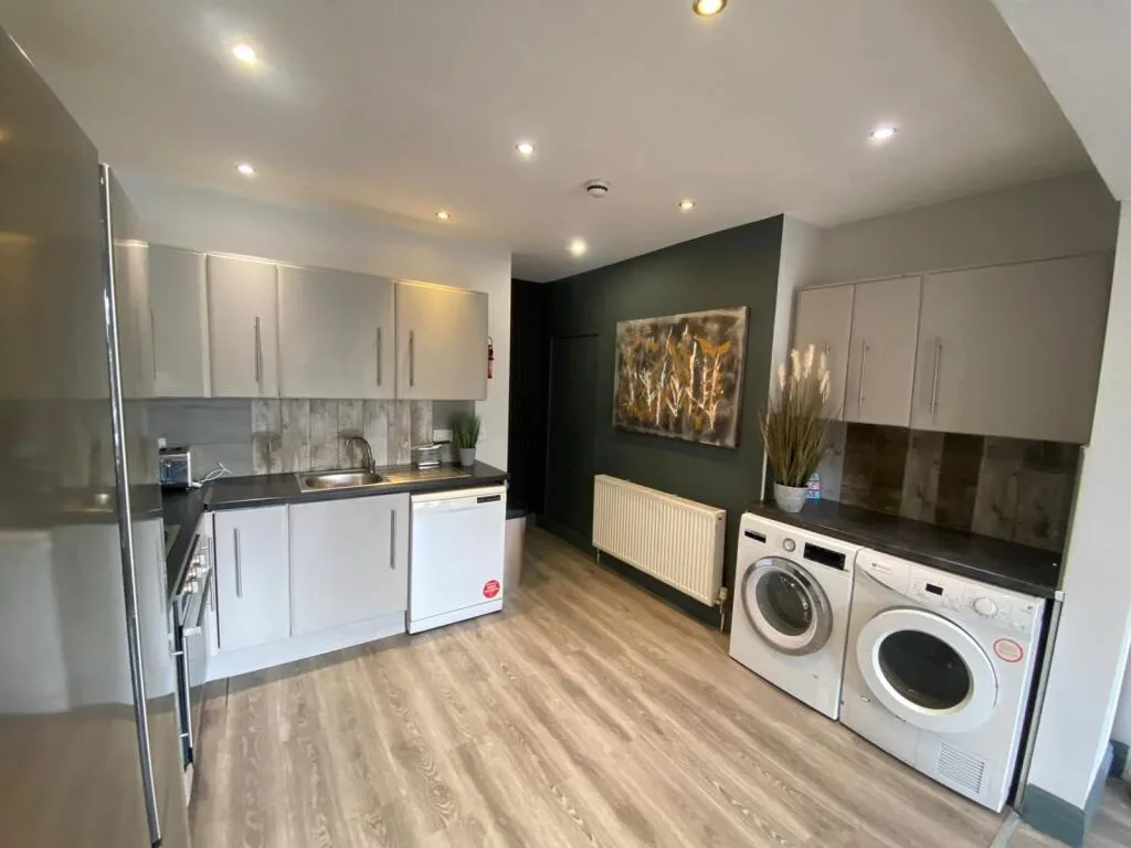 4 bedroom semi-detached house for rent