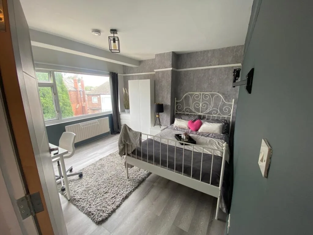 4 bedroom semi-detached house for rent