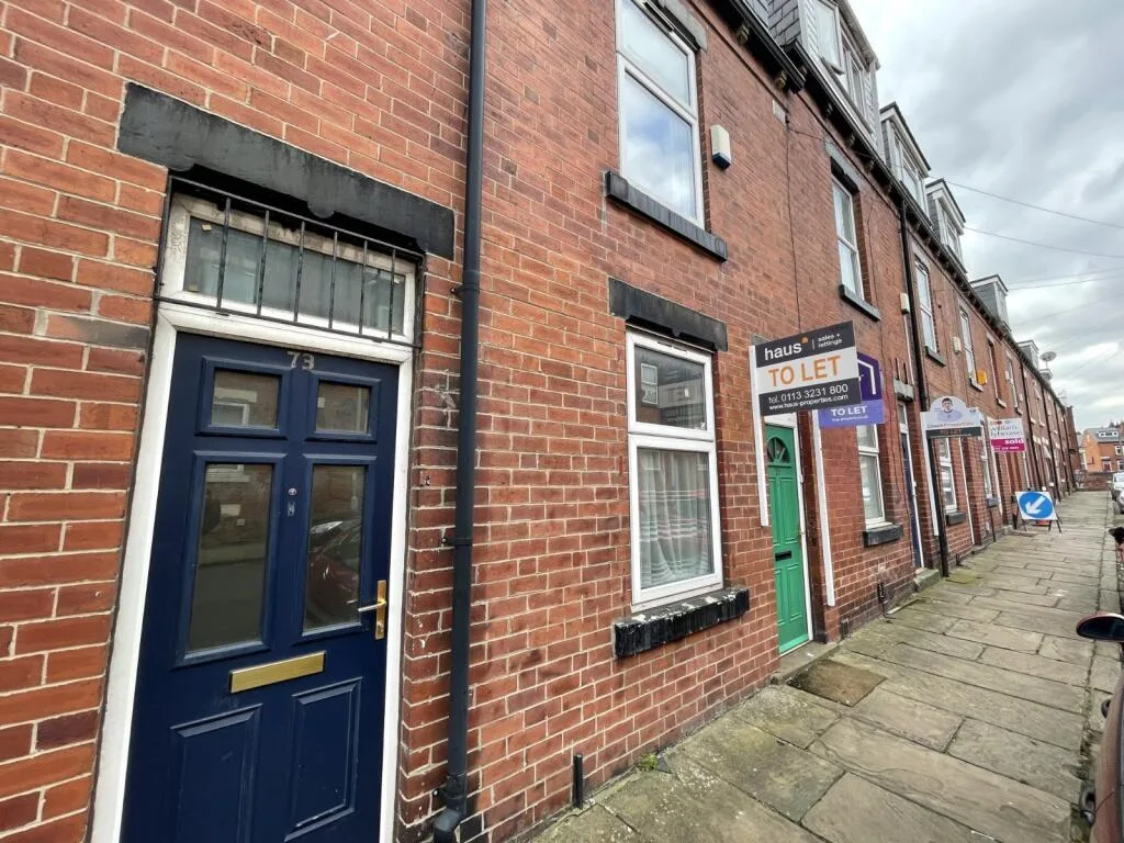 5 bedroom terraced house for rent
