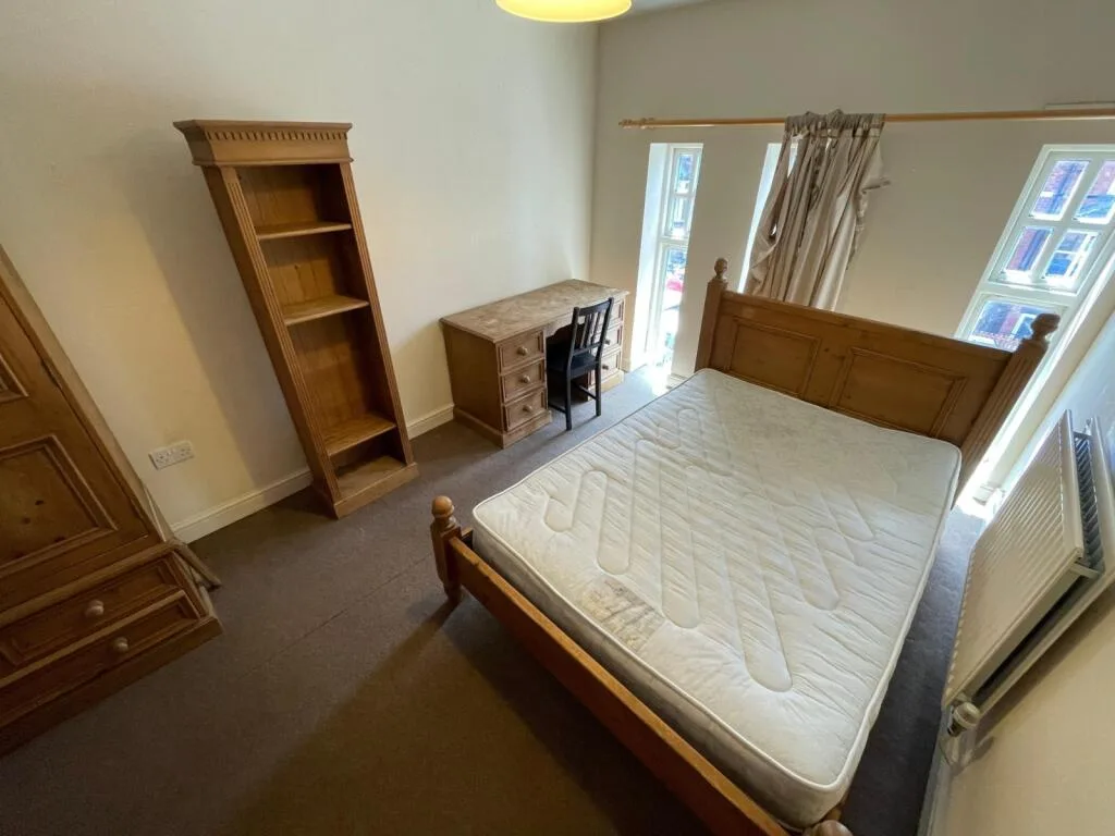5 bedroom terraced house for rent
