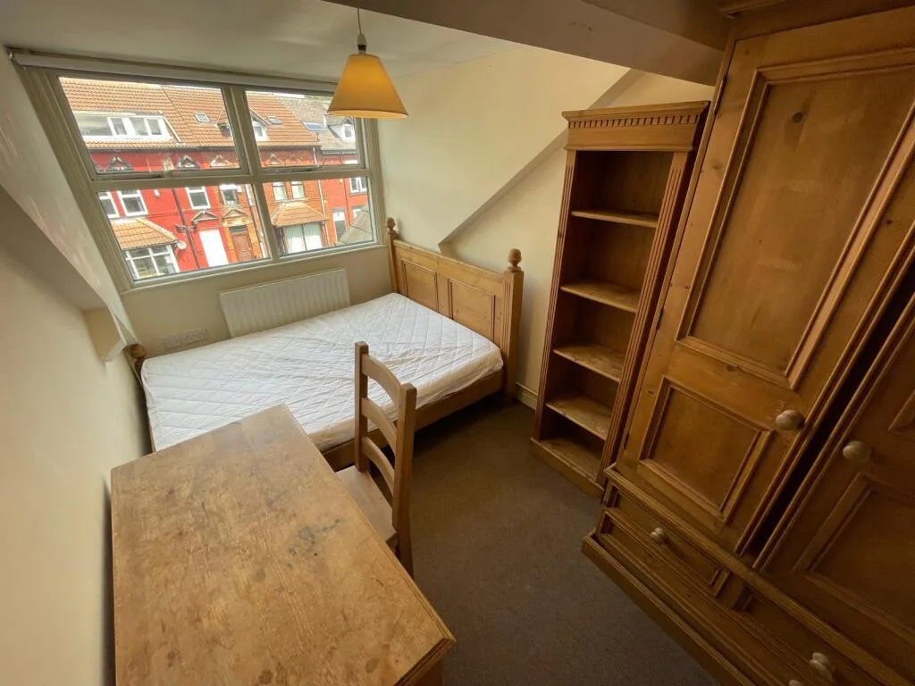 5 bedroom terraced house for rent