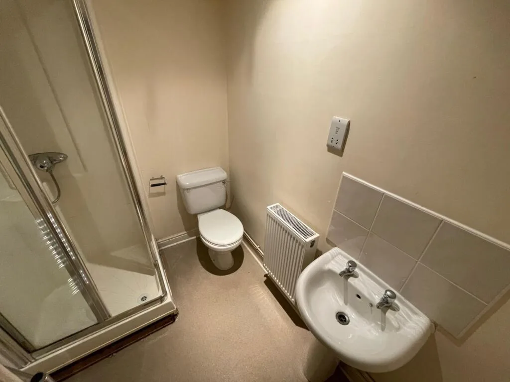 5 bedroom terraced house for rent