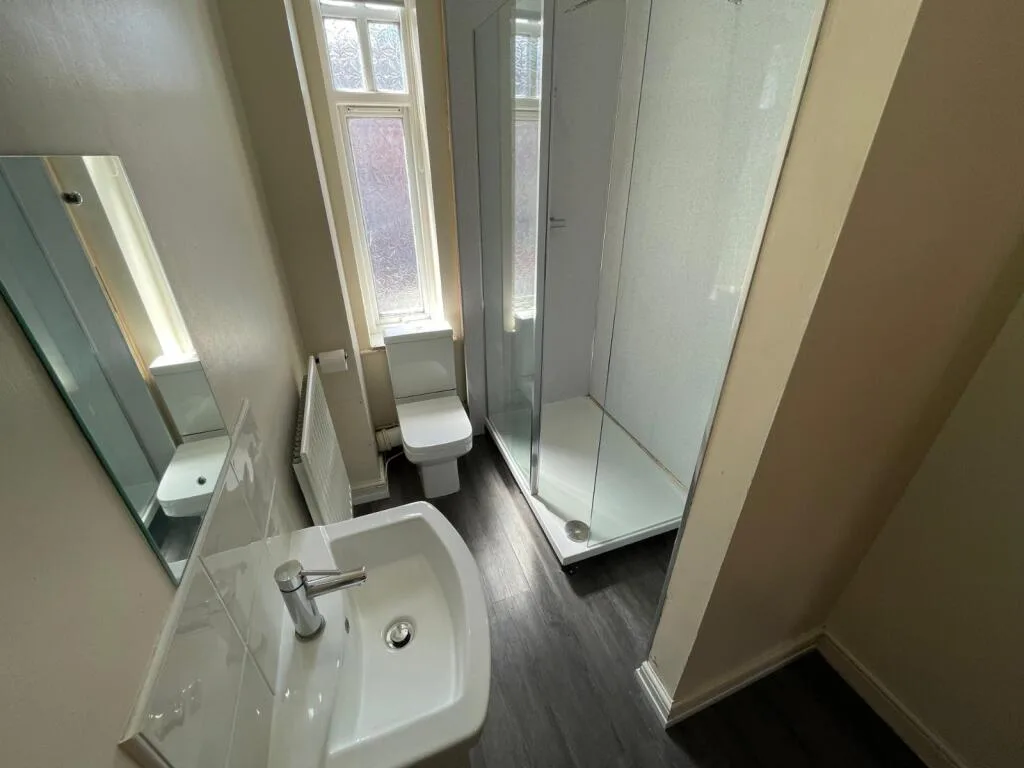 5 bedroom terraced house for rent