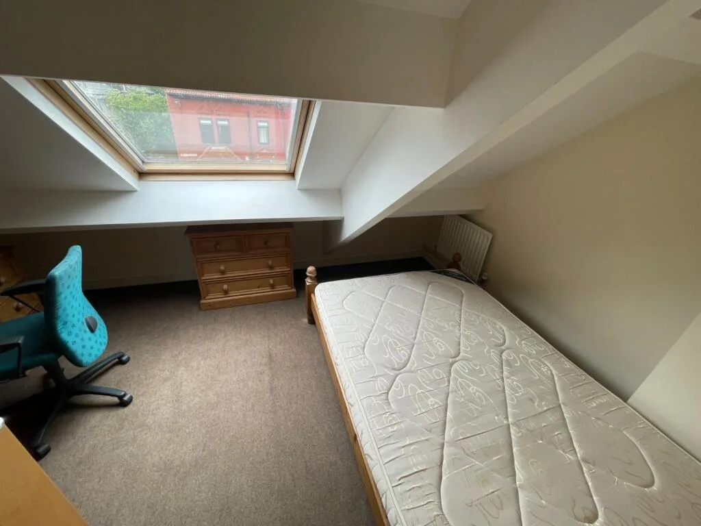 5 bedroom terraced house for rent