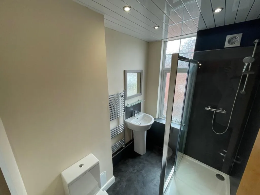 5 bedroom terraced house for rent