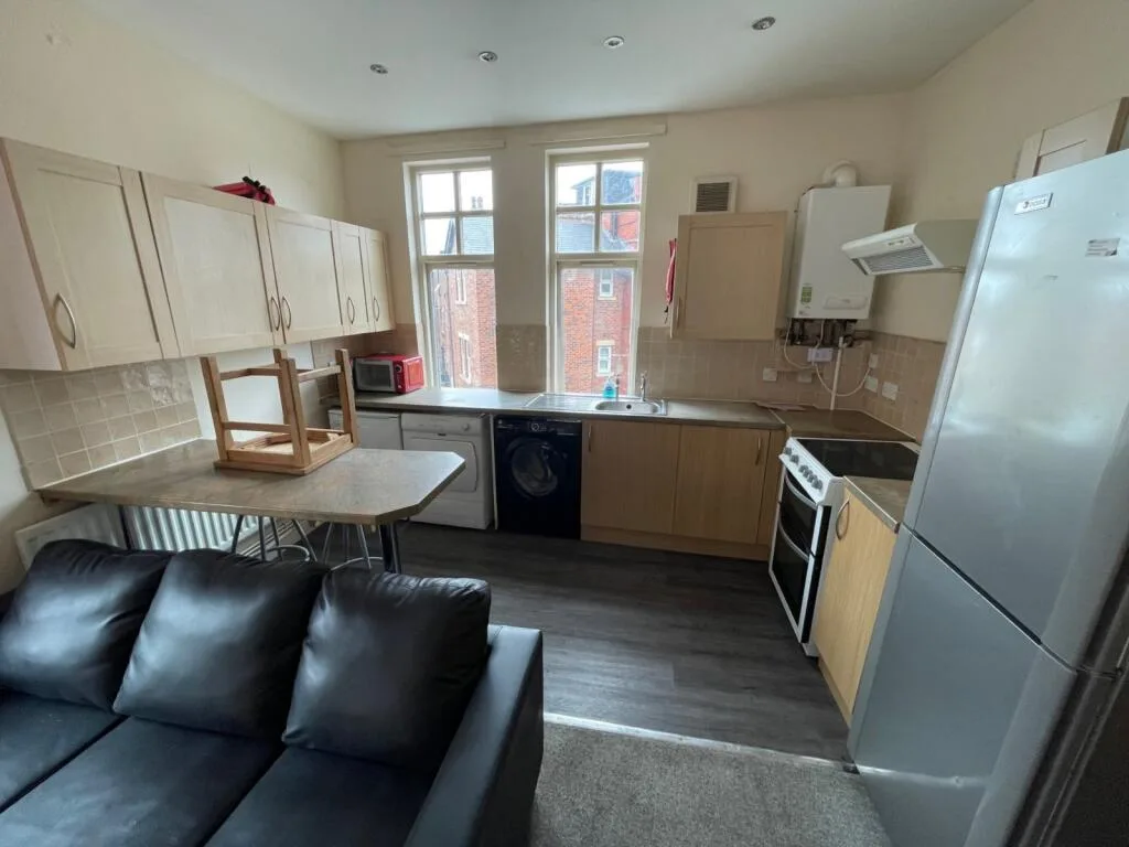 5 bedroom terraced house for rent
