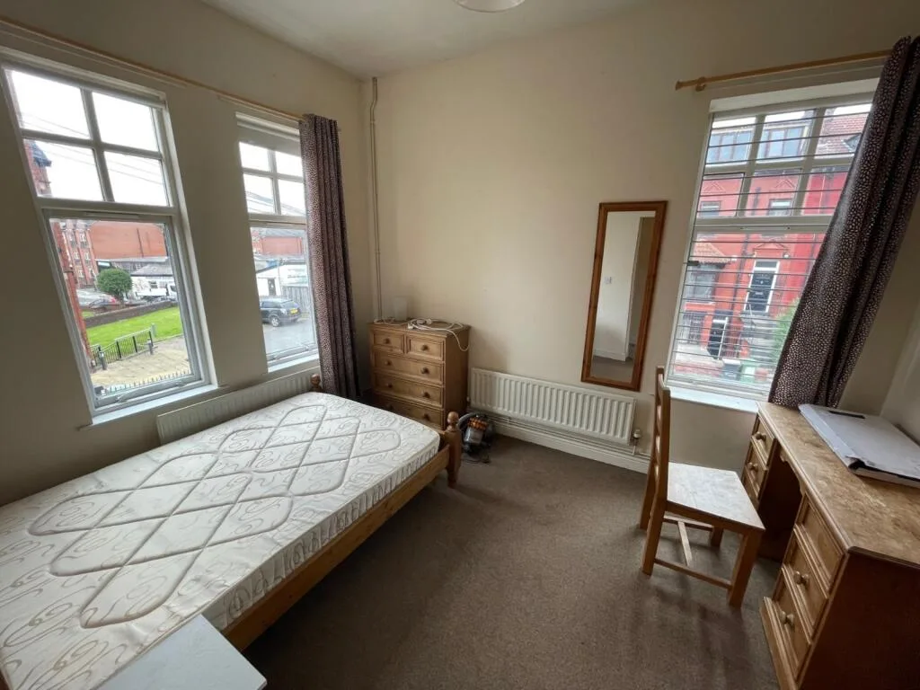 5 bedroom terraced house for rent