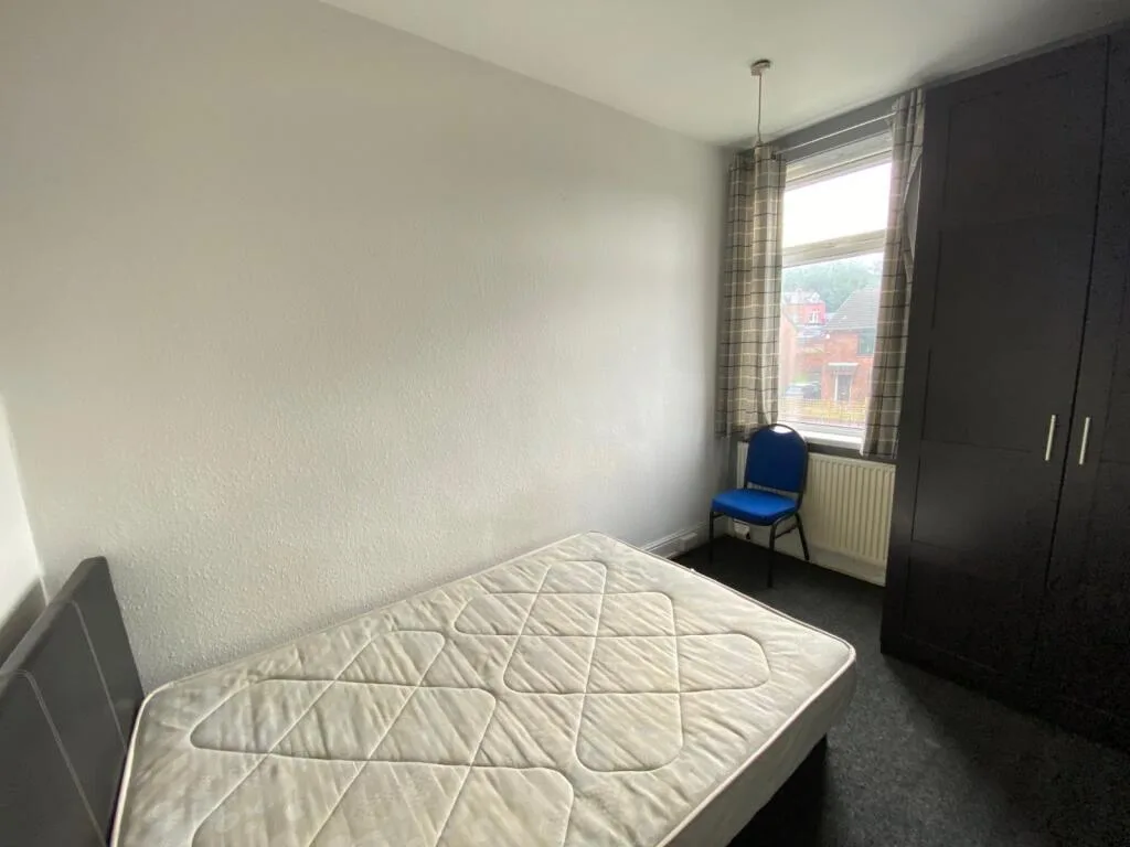 5 bedroom terraced house for rent