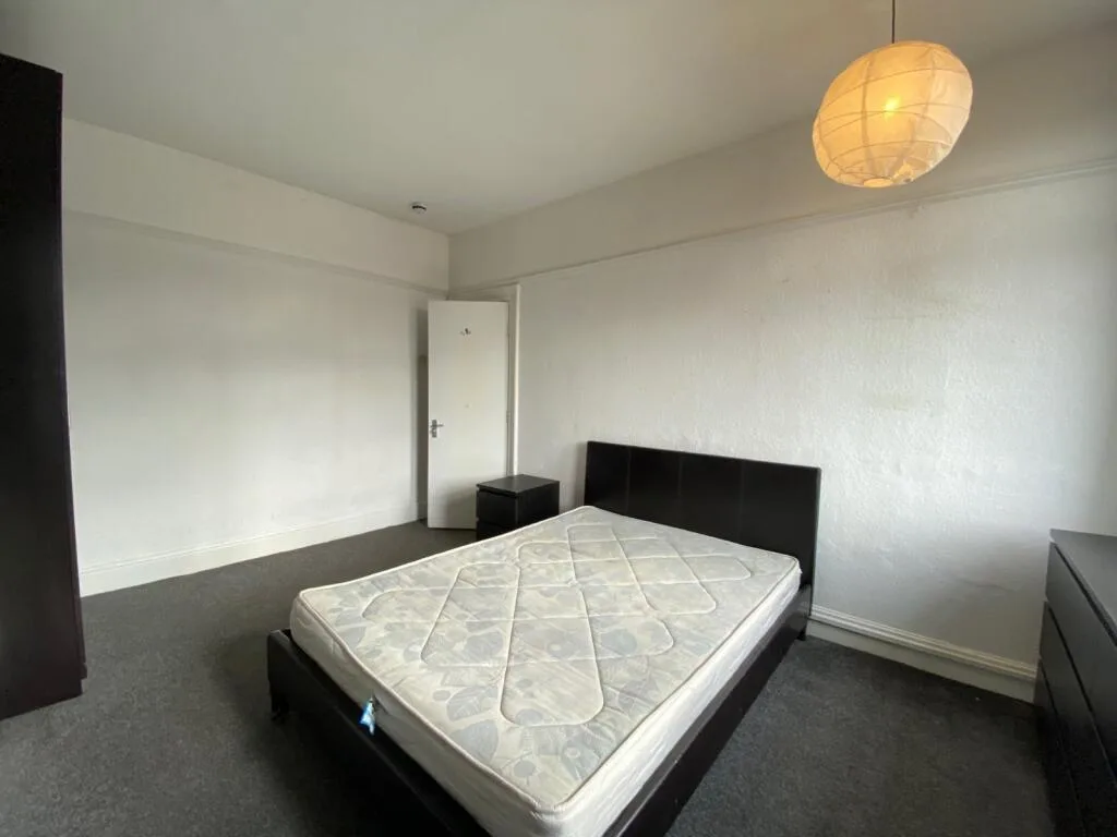 5 bedroom terraced house for rent