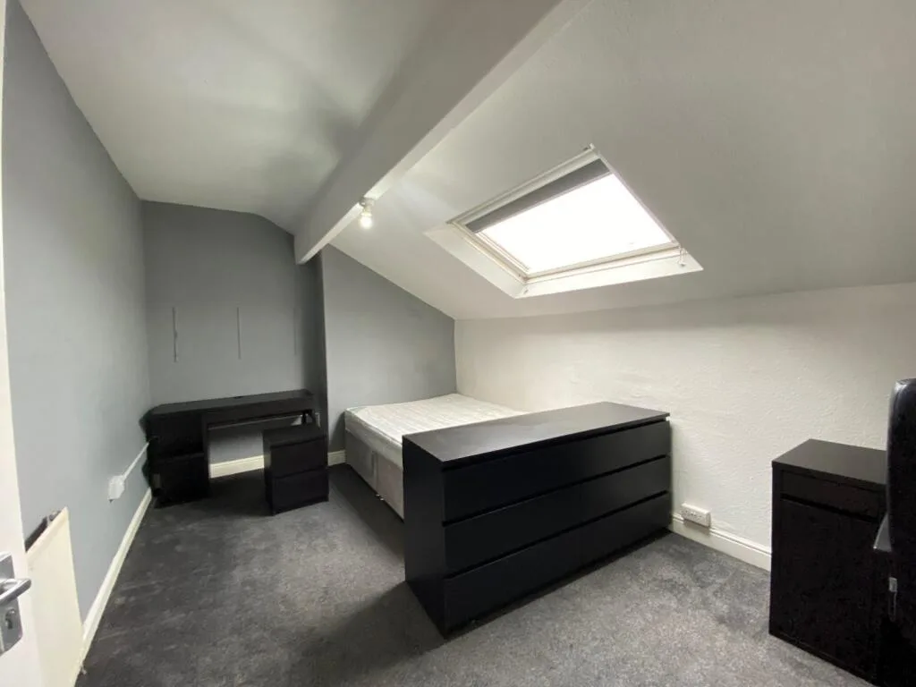 5 bedroom terraced house for rent