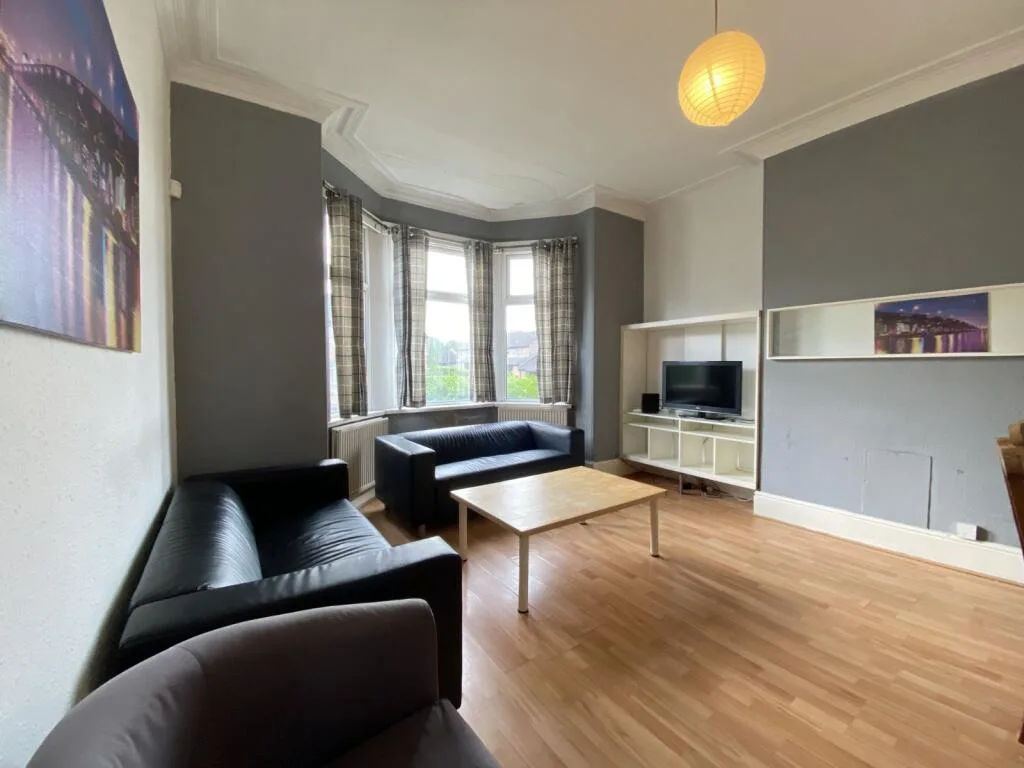 5 bedroom terraced house for rent