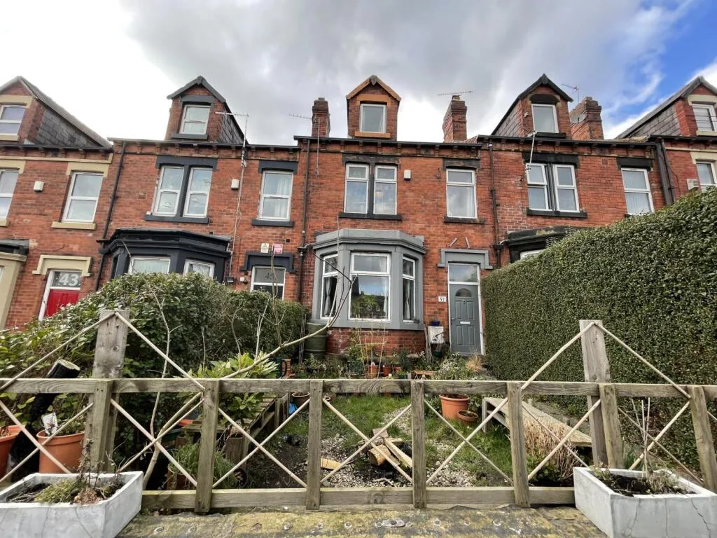 5 bedroom terraced house for rent
