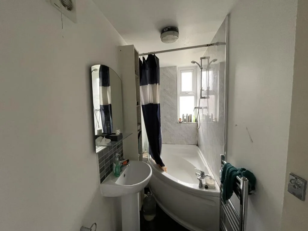 5 bedroom terraced house for rent