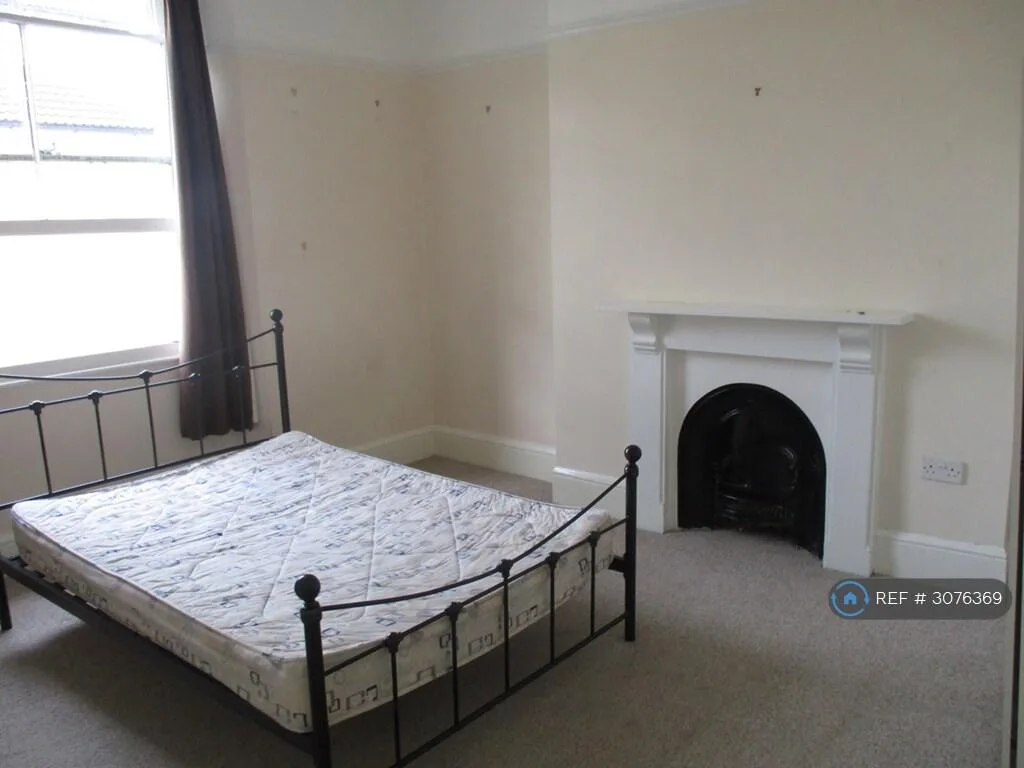 4 bedroom maisonette for rent