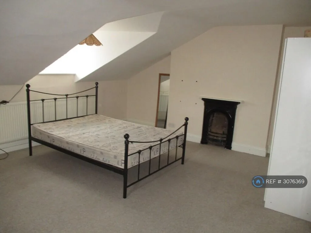 4 bedroom maisonette for rent