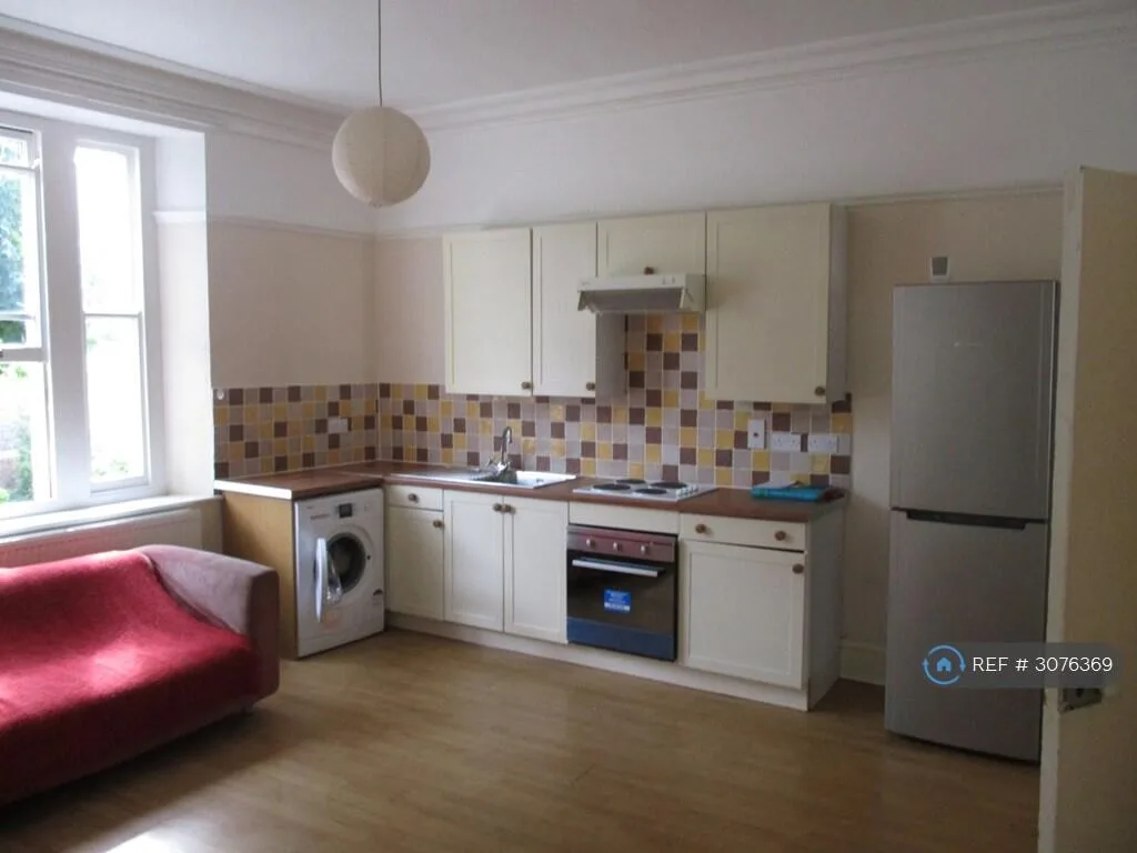 4 bedroom maisonette for rent