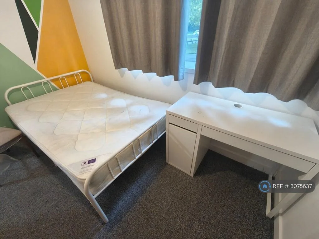7 bedroom semi-detached house for rent
