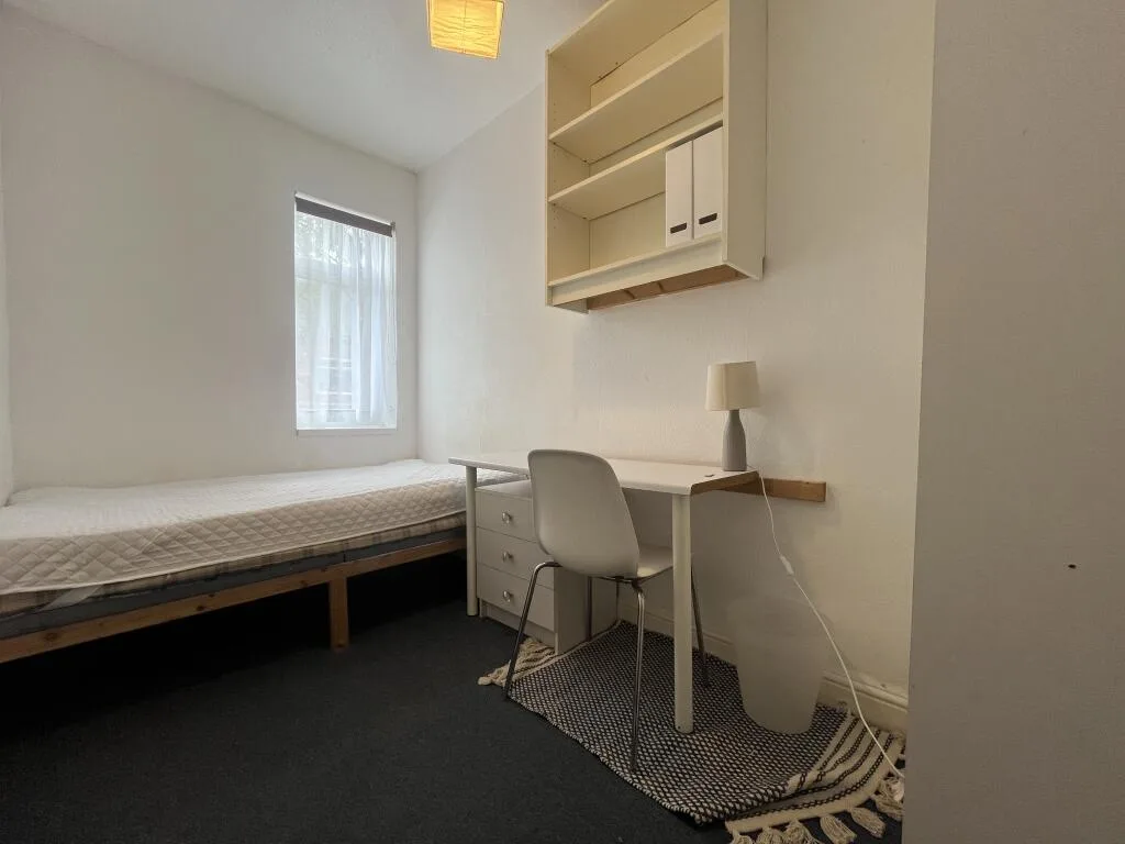 5 bedroom house for rent