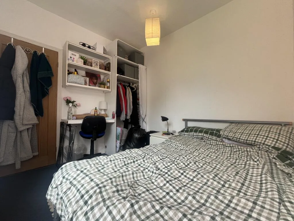 5 bedroom house for rent