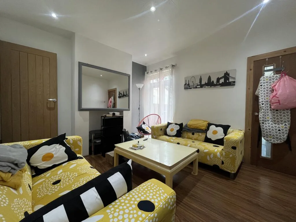 5 bedroom house for rent