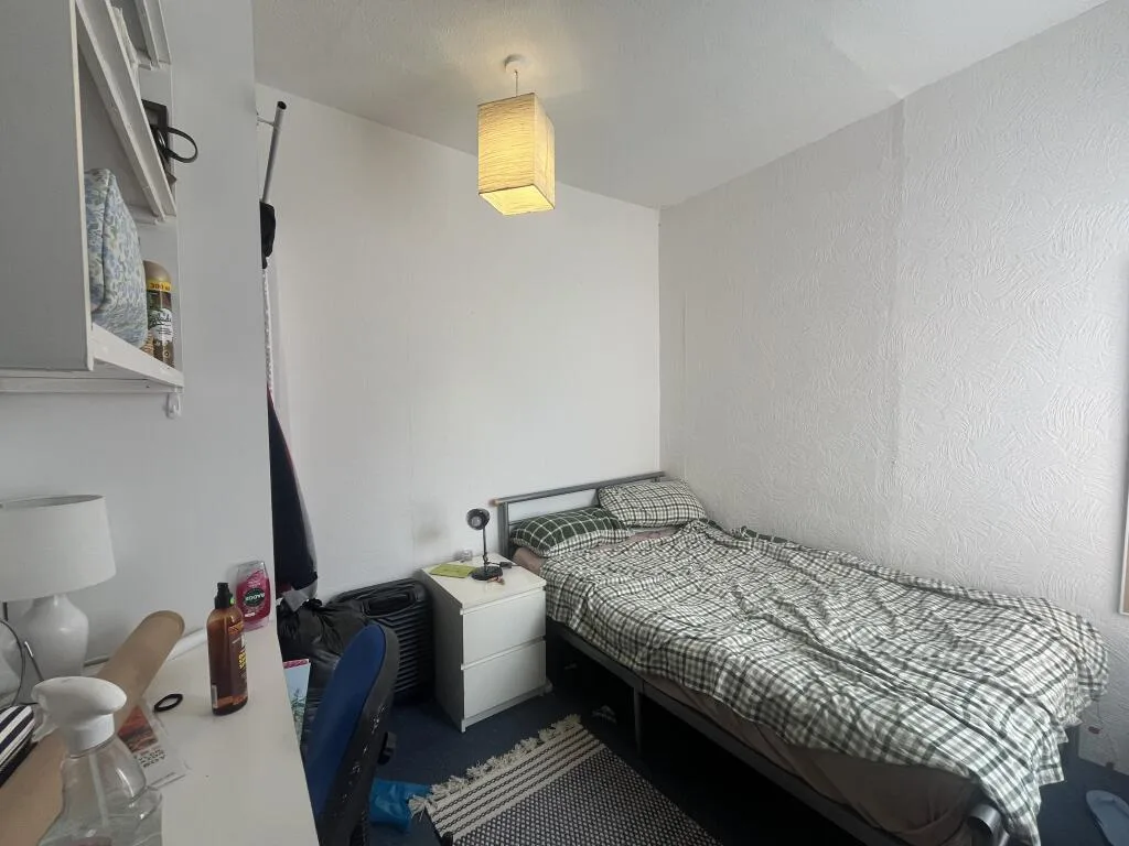5 bedroom house for rent