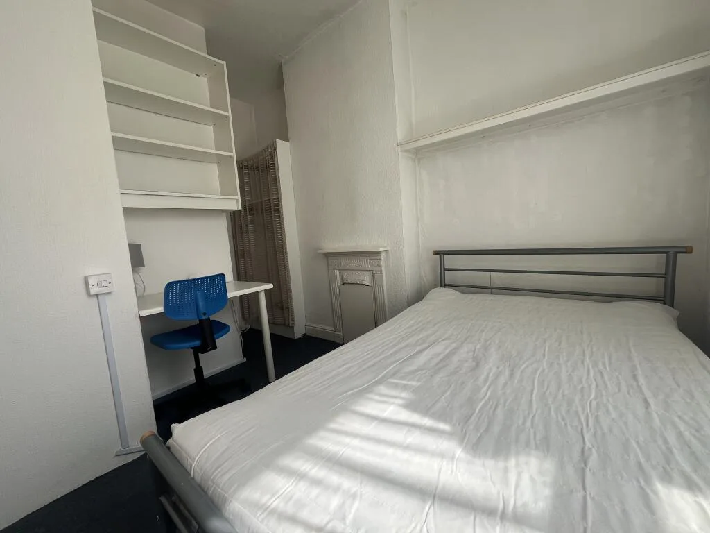 5 bedroom house for rent