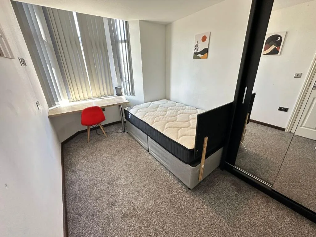 5 bedroom terraced house for rent
