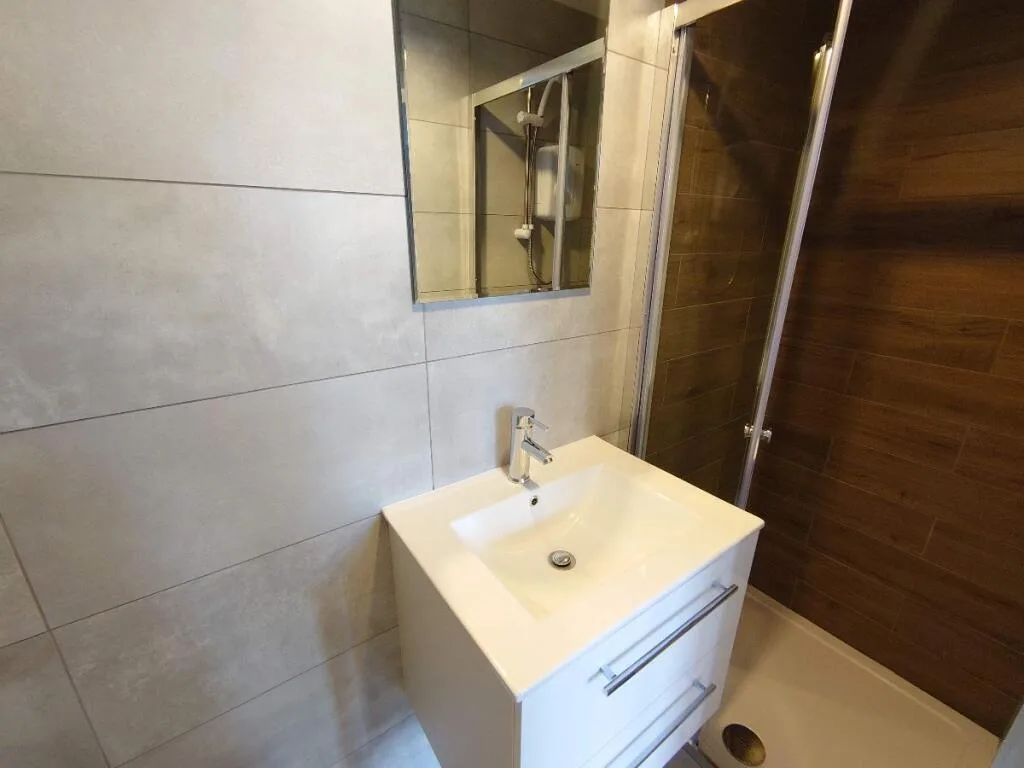 5 bedroom terraced house for rent