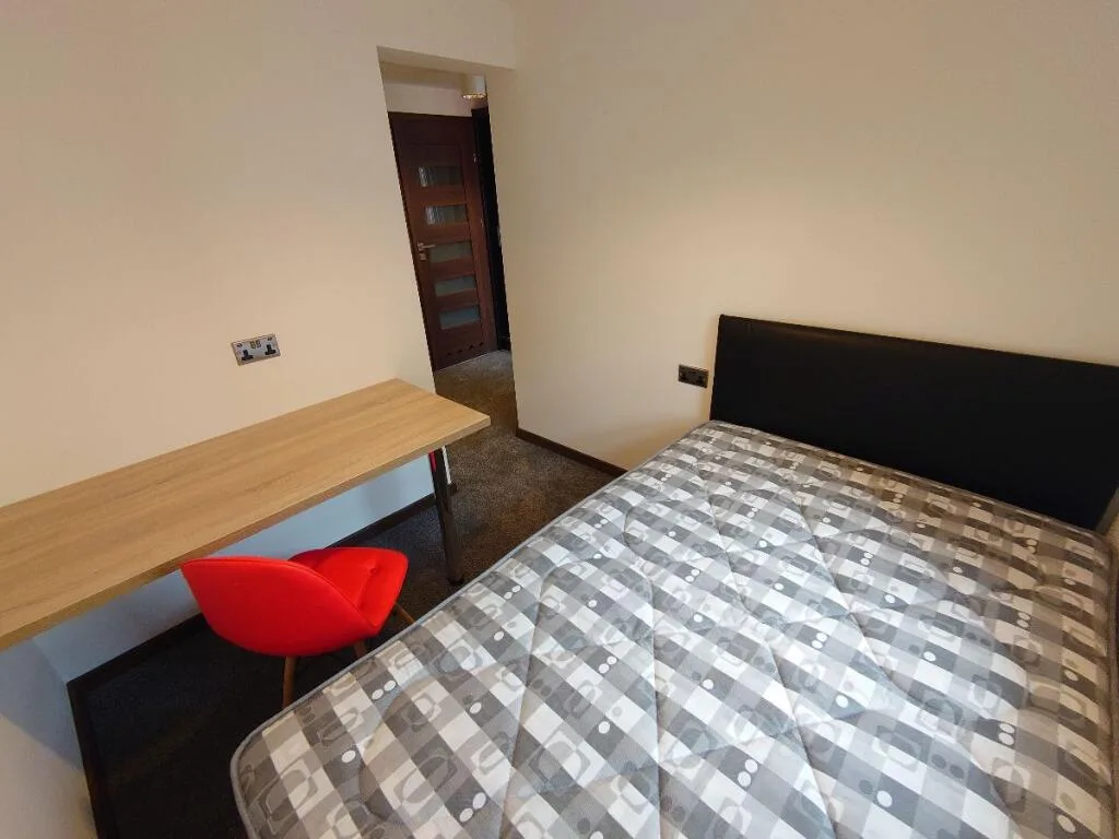 5 bedroom terraced house for rent